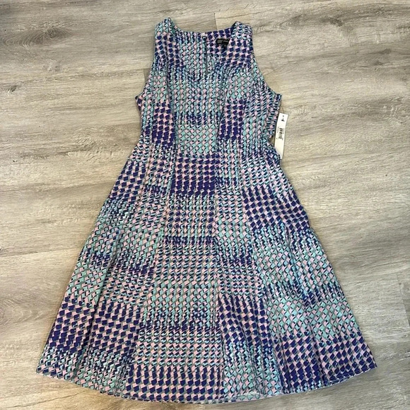 Maggy London Sleeveless Lined Geometric Retro Fit & Flare Dress Petite 0 NWT - Picture 2 of 9